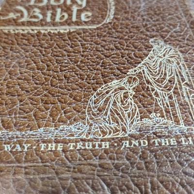 Vintage 1950 The Holy Bible Kings James Version with Illustrations by Celebrated Old Masters