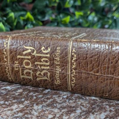 Vintage 1950 The Holy Bible Kings James Version with Illustrations by Celebrated Old Masters