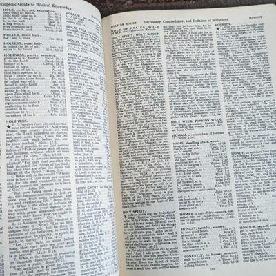Vintage 1950 The Holy Bible Kings James Version with Illustrations by Celebrated Old Masters