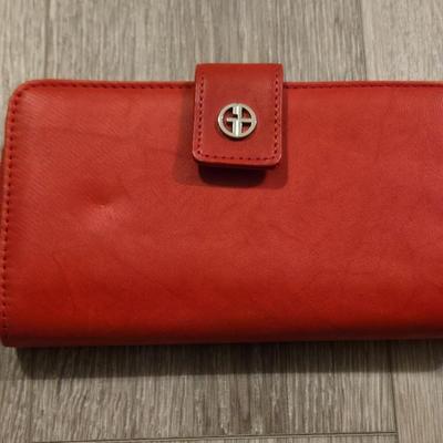 (2) Wallets