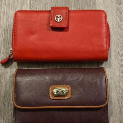 (2) Wallets
