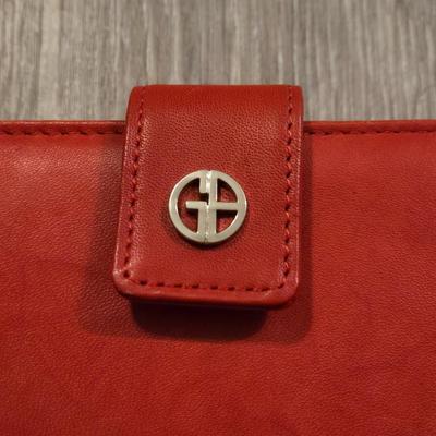 (2) Wallets
