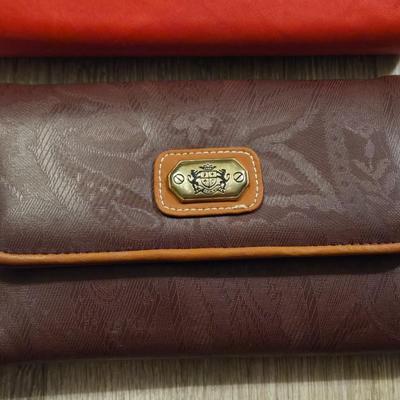 (2) Wallets