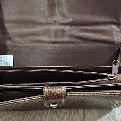 (2) Wallets