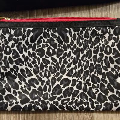 Lot of 7 Zipper Pouches