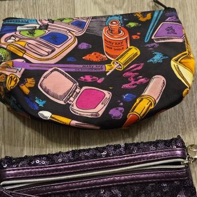 Lot of 7 Zipper Pouches