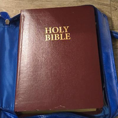 Holy Bible - King James Version with Carrying Case