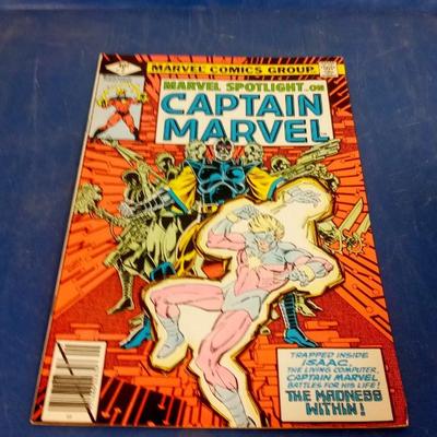 LOT 111 VINTAGE CAPTAIN MARVEL COMIC BOOK
