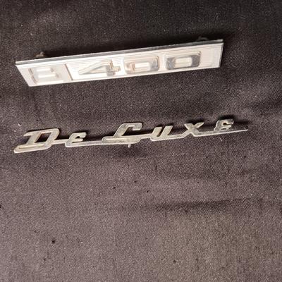 2 AUTO METAL EMBLEMS AND HONDA EMBLEM