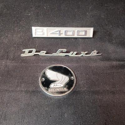 2 AUTO METAL EMBLEMS AND HONDA EMBLEM