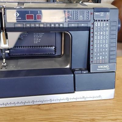 Viking Husqvarna 990 sewing machine - excellent condition