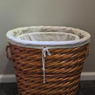 (2) Nesting Baskets