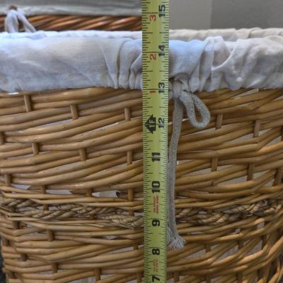 (2) Nesting Baskets