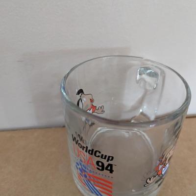 5 - Vintage 1994 USA Fifa World Cup Sports Football / Soccer Striker Stein / Mug