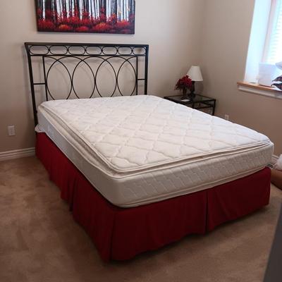 DOCTOR'S CHOICE CLEAN QUEEN SIZE BED WITH PILLOWTOP MATTRESS & IRON HEADBOARD