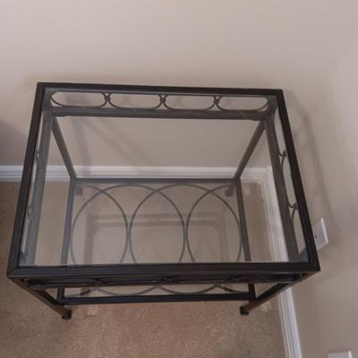 2 TIER IRON FRAME SIDE TABLE WITH GLASS TOP, SMALL LAMP AND SILK FLOWERS