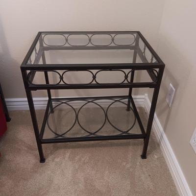 2 TIER IRON FRAME SIDE TABLE WITH GLASS TOP, SMALL LAMP AND SILK FLOWERS