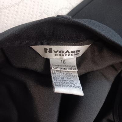 LADIES NAME BRAND PANTS AND SHIRTS