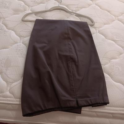 LADIES NAME BRAND PANTS AND SHIRTS