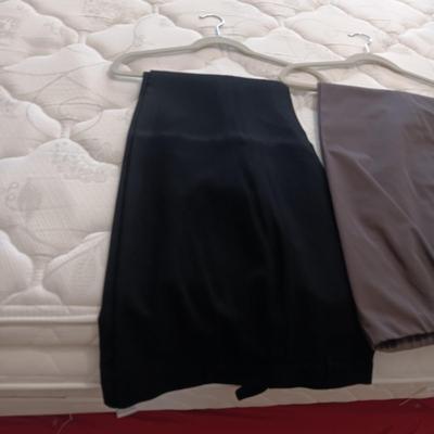 LADIES NAME BRAND PANTS AND SHIRTS