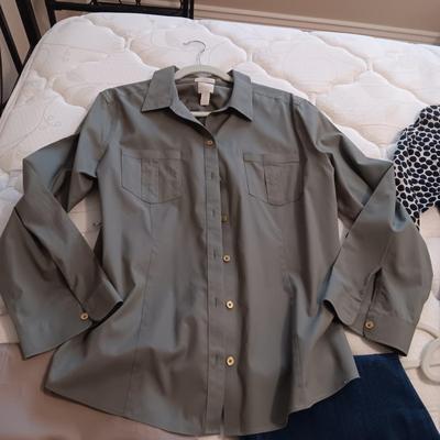 LADIES JEANS AND PANTS PLUS 2 BLOUSES