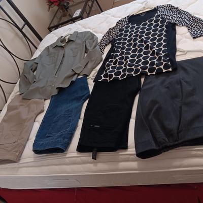 LADIES JEANS AND PANTS PLUS 2 BLOUSES