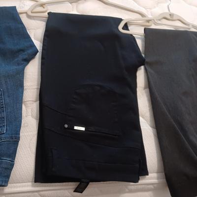 LADIES JEANS AND PANTS PLUS 2 BLOUSES