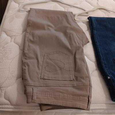 LADIES JEANS AND PANTS PLUS 2 BLOUSES