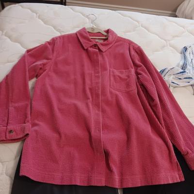LADIES JEANS AND PANTS PLUS 2 BLOUSES
