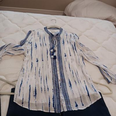 LADIES JEANS AND PANTS PLUS 2 BLOUSES