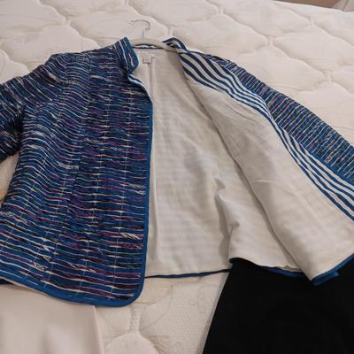 CHICO'S LIGHT JACKET AND 2 PAIRS OF PANTS