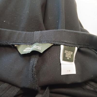CHICO'S LIGHT JACKET AND 2 PAIRS OF PANTS