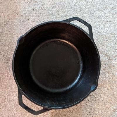 Lodge Cast Iron Serving Pot Dutch Oven with Dual Handles