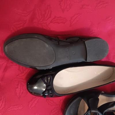 LIKE NEW LADIES CLARKS SOMERSET & ARTISAN SHOES