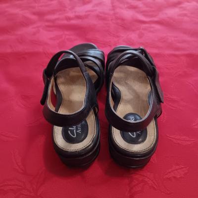 LIKE NEW LADIES CLARKS SOMERSET & ARTISAN SHOES