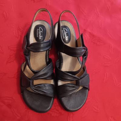 LIKE NEW LADIES CLARKS SOMERSET & ARTISAN SHOES