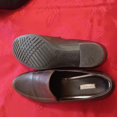 LADIES ECCO (38) & CLARKS EVERYDAY (7 1/2) SLIP ON SHOES
