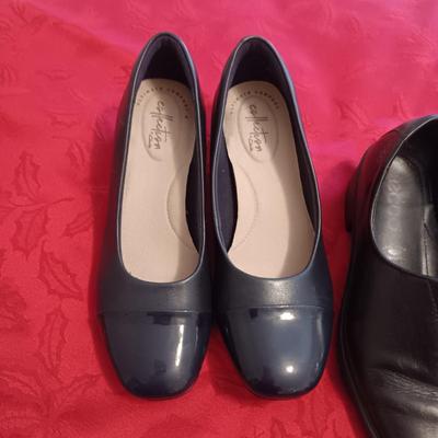 LADIES ECCO LIGHT CASUAL SHOES (38) AND CLARKS COLLECTION DRESS SHOES (7 1/2)