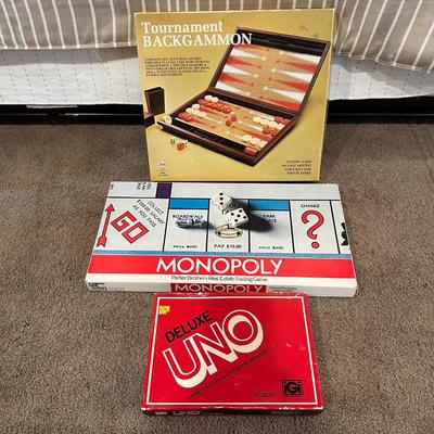 TOURNAMENT BACKGAMMON, MONOPOLY & DELUXE UNO GAMES