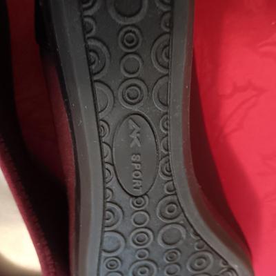 LIKE NEW ANNE KLEIN DRESS SHOES (8) & COBB HILL CASUAL SHOES (7 1/2)