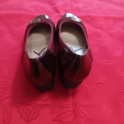 LIKE NEW ANNE KLEIN DRESS SHOES (8) & COBB HILL CASUAL SHOES (7 1/2)