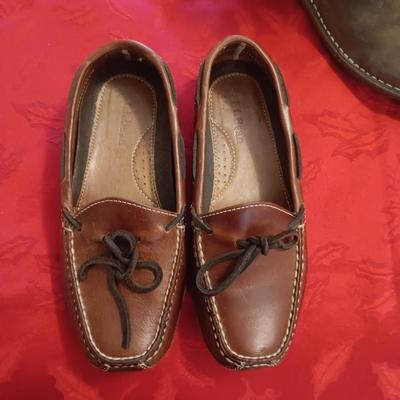 LL BEAN LEATHER SHOES (7) & UGG LINED BOOTS (8)
