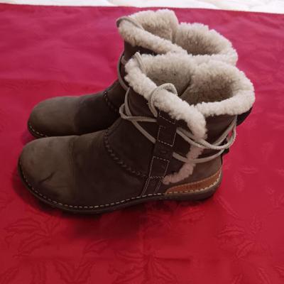 LL BEAN LEATHER SHOES (7) & UGG LINED BOOTS (8)