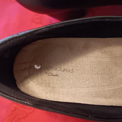 LIKE NEW CLARKS UNSTRUCTURED DRESS SHOES (7) AND NEW SNOW TRAX