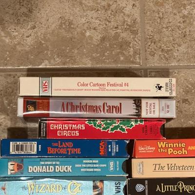 LARGE COLLECTION OF CHILDREN'S MOVIES ON VHS