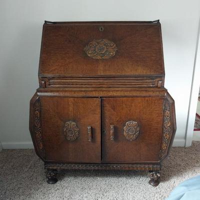 WOODEN ANTIQUE WRITING DESK