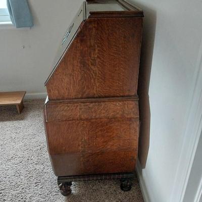 WOODEN ANTIQUE WRITING DESK