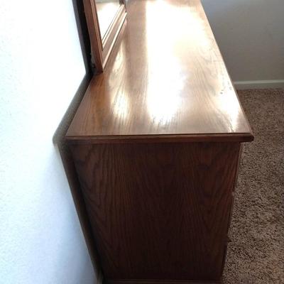 AYERS WOODEN EIGHT DRAWER DRESSER WITH MIRROR