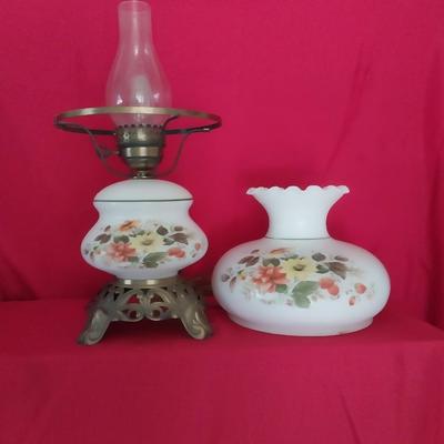 VINTAGE GLASS GLOBE TABLE LAMP