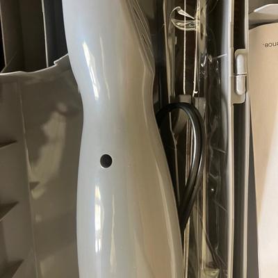 New Electric Knife in Case
